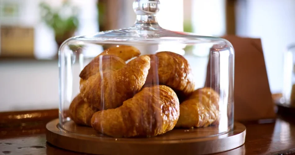 How to Spend 24 Hours in Medina, New York