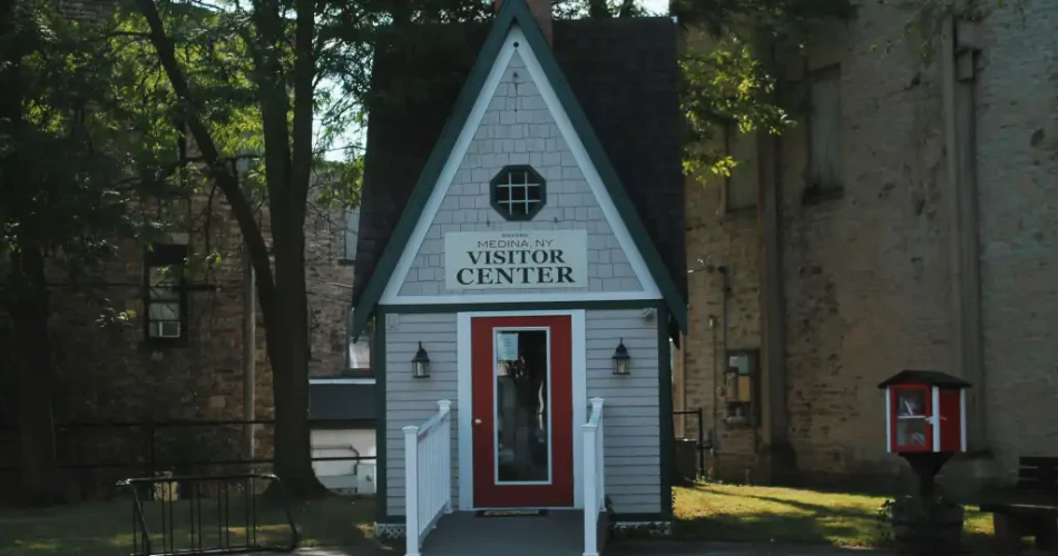 How to Spend 24 Hours in Medina, New York