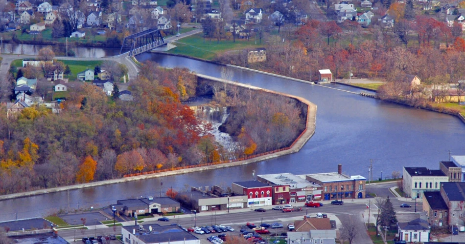 How to Spend 24 Hours in Medina, New York