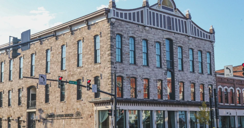 How to Spend 24 Hours in Medina, New York